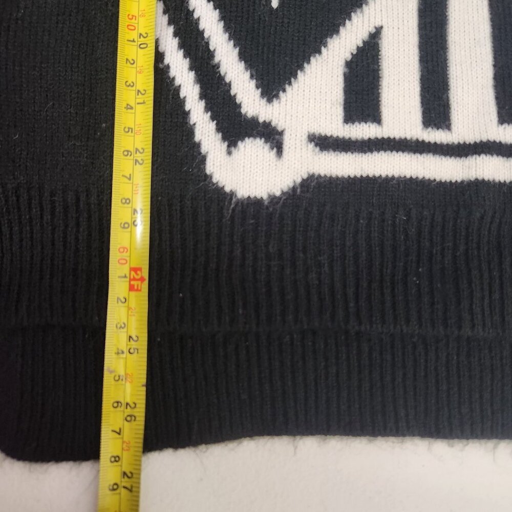 Her Universe Small Star Wars Darth Vader Sweater Black White Acrylic Knit - Picture 3 of 9